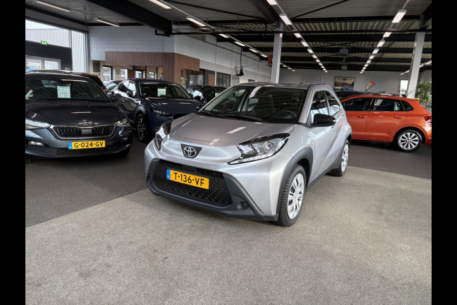 Toyota Aygo X 1.0 VVT-i MT Play 5-drs. CAMERA/CARPLAY/DAB/ADAPT.CRUISE