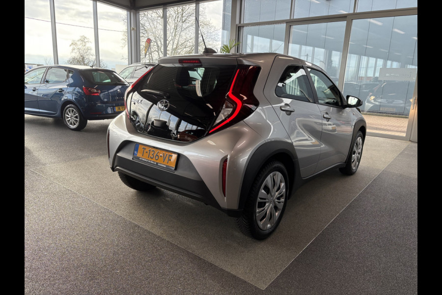 Toyota Aygo X 1.0 VVT-i MT Play 5-drs. CAMERA/CARPLAY/DAB/ADAPT.CRUISE