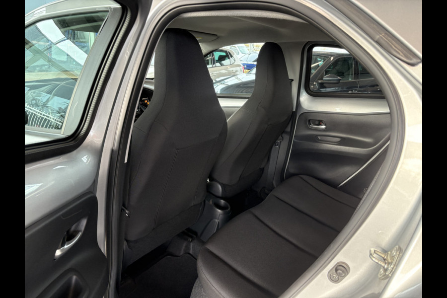 Toyota Aygo X 1.0 VVT-i MT Play 5-drs. CAMERA/CARPLAY/DAB/ADAPT.CRUISE