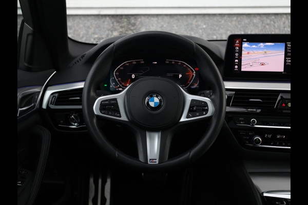 BMW 5 Serie Touring 530i High Executive M-Sport 20inch / Bernina Grau / Pano / Camera / Laser
