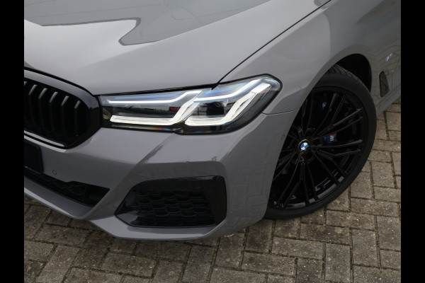 BMW 5 Serie Touring 530i High Executive M-Sport 20inch / Bernina Grau / Pano / Camera / Laser