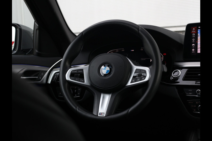 BMW 5 Serie Touring 530i High Executive M-Sport 20inch / Bernina Grau / Pano / Camera / Laser