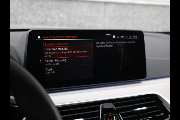 BMW 5 Serie Touring 530i High Executive M-Sport 20inch / Bernina Grau / Pano / Camera / Laser