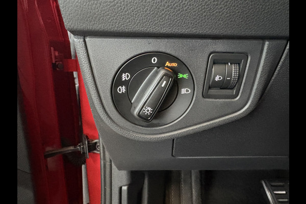 Volkswagen Taigo 1.0 TSi DSG R-Line Business SCHUIFDAK/KEYLESS/CAMERA/18INCH/DODEHOEK/ADAPT.CRUISE