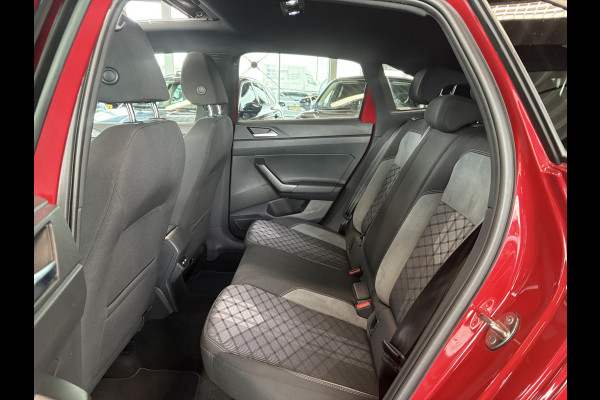 Volkswagen Taigo 1.0 TSi DSG R-Line Business SCHUIFDAK/KEYLESS/CAMERA/18INCH/DODEHOEK/ADAPT.CRUISE