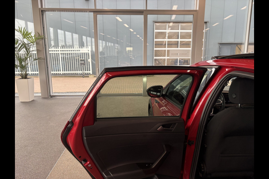 Volkswagen Taigo 1.0 TSi DSG R-Line Business SCHUIFDAK/KEYLESS/CAMERA/18INCH/DODEHOEK/ADAPT.CRUISE