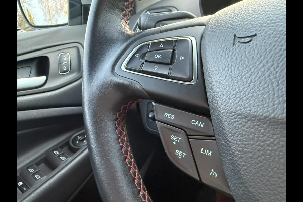 Ford Kuga 1.5 EcoBoost ST Line 150pk Achteruitrijcamera | Bi-Xenon Koplampen | Voorruit verwarming | 2.000kg Trekgewicht