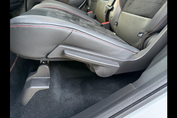 Ford Kuga 1.5 EcoBoost ST Line 150pk Achteruitrijcamera | Bi-Xenon Koplampen | Voorruit verwarming | 2.000kg Trekgewicht