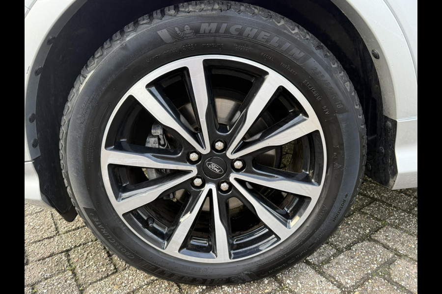 Ford Kuga 1.5 EcoBoost ST Line 150pk Achteruitrijcamera | Bi-Xenon Koplampen | Voorruit verwarming | 2.000kg Trekgewicht