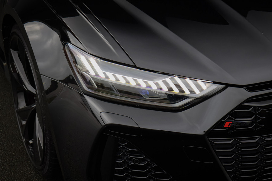 Audi A6 Avant RS 6 TFSI quattro | KERAMISCH | ACHTERASBESTURING | ADAPTIVE CRUISE | 360 CAMERA | TREKHAAK | SFEERVERLICHTING | CARBON IN