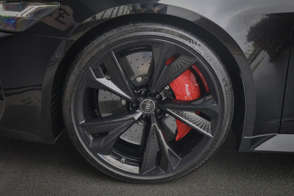 Audi A6 Avant RS 6 TFSI quattro | KERAMISCH | ACHTERASBESTURING | ADAPTIVE CRUISE | 360 CAMERA | TREKHAAK | SFEERVERLICHTING | CARBON IN