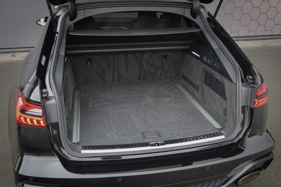 Audi A6 Avant RS 6 TFSI quattro | KERAMISCH | ACHTERASBESTURING | ADAPTIVE CRUISE | 360 CAMERA | TREKHAAK | SFEERVERLICHTING | CARBON IN