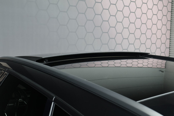 Audi A6 Avant RS 6 TFSI quattro | KERAMISCH | ACHTERASBESTURING | ADAPTIVE CRUISE | 360 CAMERA | TREKHAAK | SFEERVERLICHTING | CARBON IN