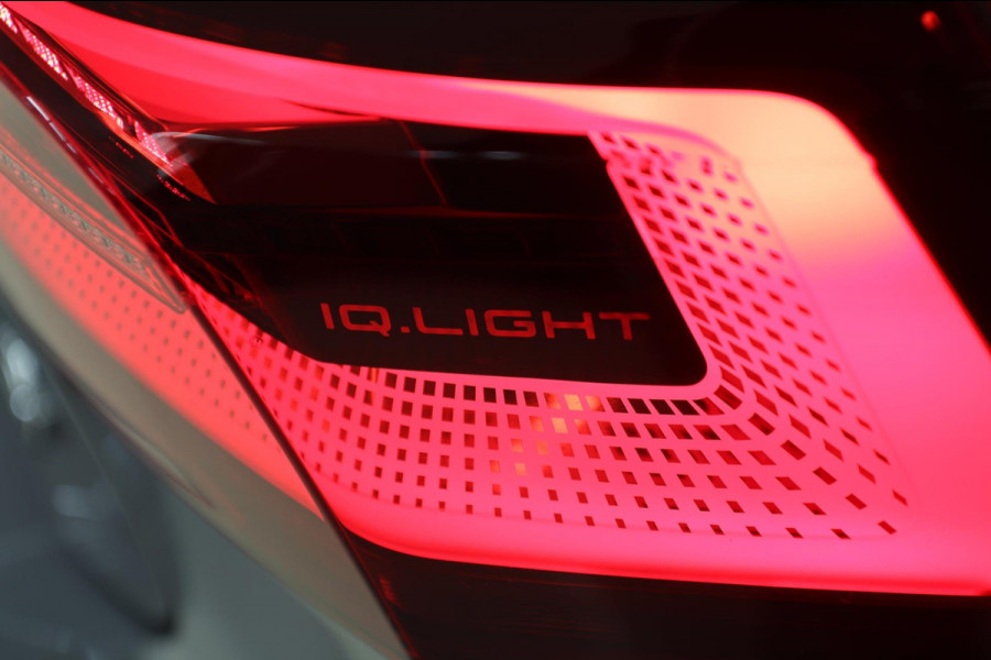 Volkswagen Golf 1.5 eTSI R-Line Business PANO/HK/CAM/CARPLAY/ACC/DCC/VOL