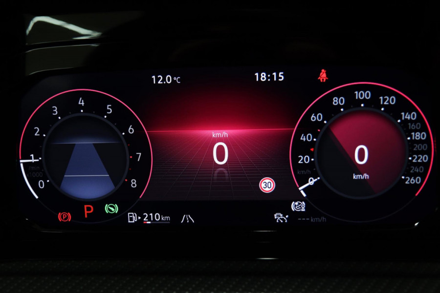 Volkswagen Golf 1.5 eTSI R-Line Business PANO/HK/CAM/CARPLAY/ACC/DCC/VOL