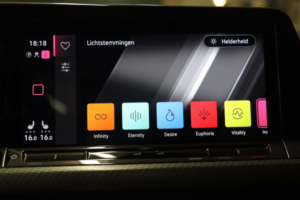 Volkswagen Golf 1.5 eTSI R-Line Business PANO/HK/CAM/CARPLAY/ACC/DCC/VOL