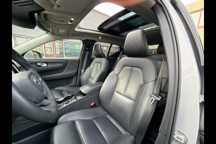 Volvo XC40 1.5 T5 261PK Plug-in hybrid Ultimate Bright SOH 99% | Skyroof | HK Audio | A-Camera | Climate Pack | Pilot- Park Assist