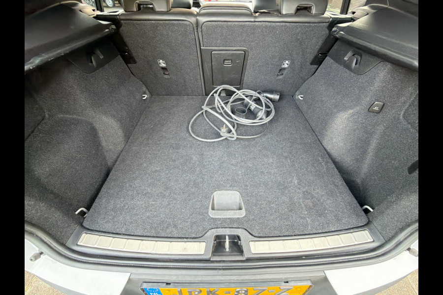 Volvo XC40 1.5 T5 261PK Plug-in hybrid Ultimate Bright SOH 99% | Skyroof | HK Audio | A-Camera | Climate Pack | Pilot- Park Assist