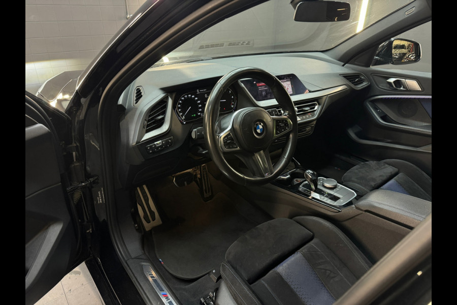 BMW 1-serie 118i High Executive M Sport Pano|M Seat|Sfeer