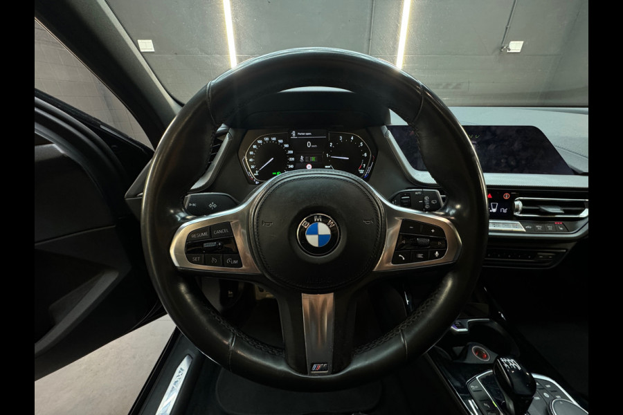 BMW 1-serie 118i High Executive M Sport Pano|M Seat|Sfeer