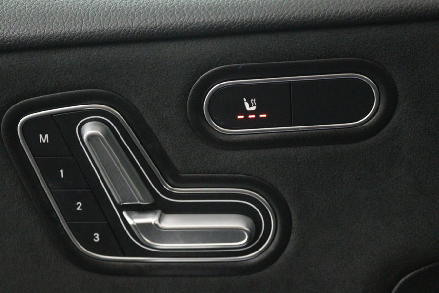 Mercedes-Benz A-Klasse 250 e Premium Plus (PANORAMADAK, STOELVERWARMING, ELEKTR STOELEN, CAMERA, SFEERVERLICHTING, SENSOREN)