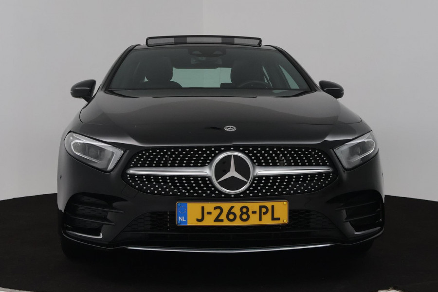Mercedes-Benz A-Klasse 250 e Premium Plus (PANORAMADAK, STOELVERWARMING, ELEKTR STOELEN, CAMERA, SFEERVERLICHTING, SENSOREN)
