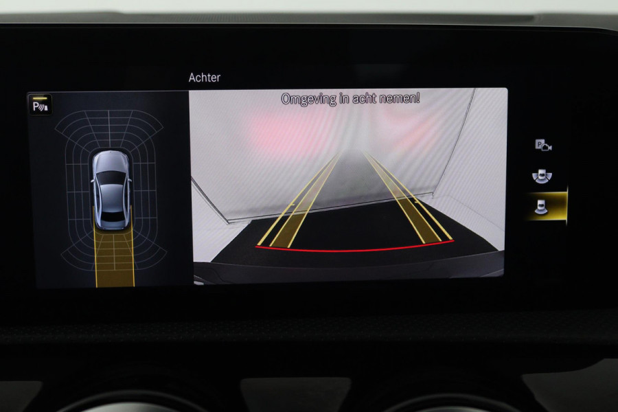 Mercedes-Benz A-Klasse 250 e Premium Plus (PANORAMADAK, STOELVERWARMING, ELEKTR STOELEN, CAMERA, SFEERVERLICHTING, SENSOREN)