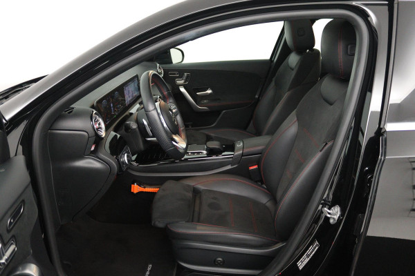 Mercedes-Benz A-Klasse 250 e Premium Plus (PANORAMADAK, STOELVERWARMING, ELEKTR STOELEN, CAMERA, SFEERVERLICHTING, SENSOREN)