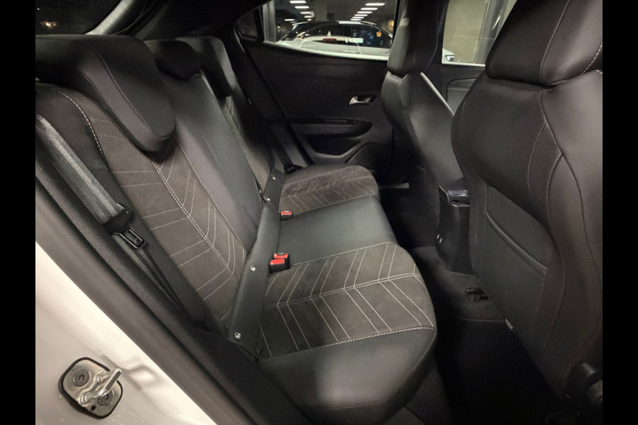 Opel Mokka 1.2 Turbo Elegance AUT. ACC CAMERA PARKEERSENSOREN VOOR EN ACHTER NAVI STUURVERWARMING STOELMASSAGE STOELVERWARMING