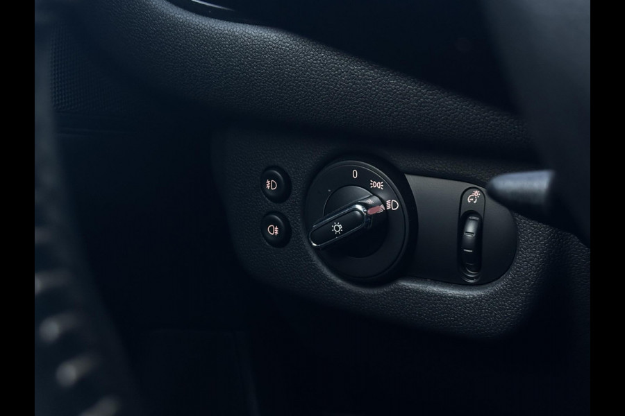 MINI Clubman 2.0 Cooper S Chili Serious Business JCW Panoramadak Harman/Kardon Keyless Cruise Stoelverw. John Cooper Works 18''LM