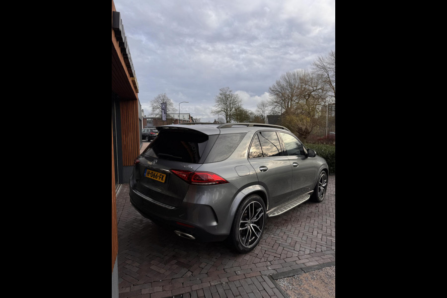 Mercedes-Benz GLE 450 4MATIC Premium Plus AMG Luchtvering Pano Treeplanken Navi Burmeister 22”