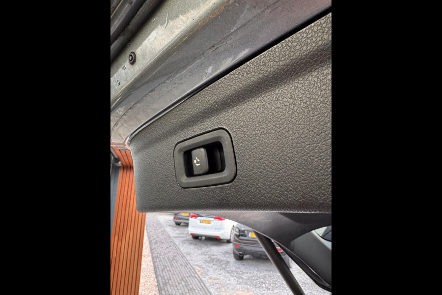 Mercedes-Benz GLE 450 4MATIC Premium Plus AMG Luchtvering Pano Treeplanken Navi Burmeister 22”