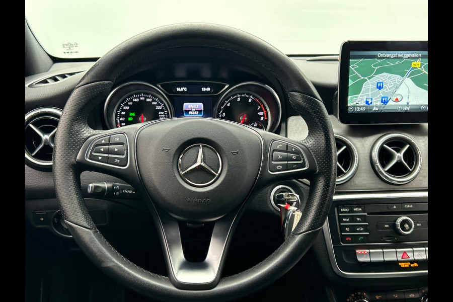 Mercedes-Benz CLA-Klasse Shooting Brake 180 Lease Edition Ambition Trekhaak Camera Navigatie