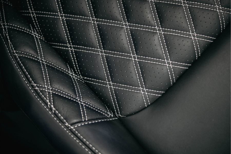 Jeep Wrangler Unlimited 4xe 380 Rubicon Dikke Custom Made Jeep Wrangler, Cabrio top elektrische bedienbaar.