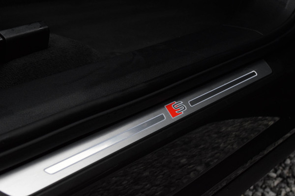 Audi Q8 e-tron 55 Quattro / 2x S-line/ Luchtvering/ Standkachel/ Top View/ Trekhaak/ Panoramadak/ 300kW (408PK)