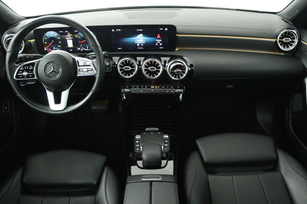 Mercedes-Benz CLA-Klasse Shooting Brake 200 Business Solution Luxury (PANORAMADAK, STOELVERWARMING, ELEKTR STOELEN, SFEER)