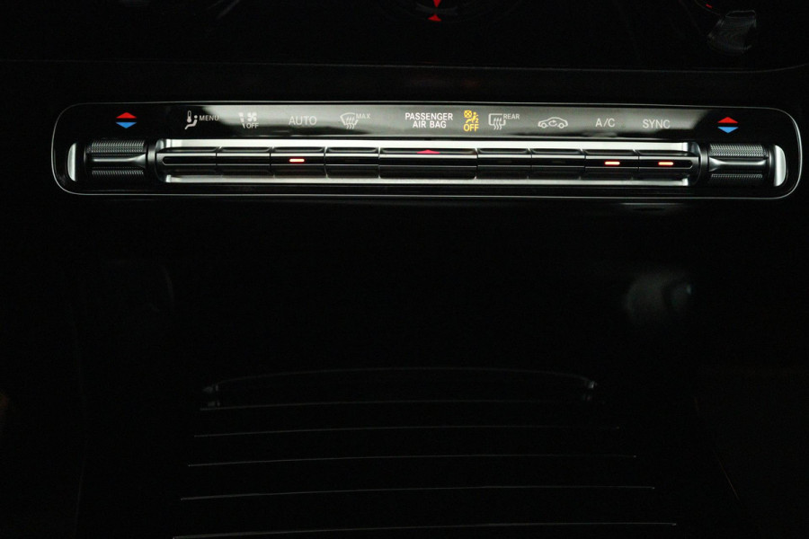 Mercedes-Benz CLA-Klasse Shooting Brake 200 Business Solution Luxury (PANORAMADAK, STOELVERWARMING, ELEKTR STOELEN, SFEER)