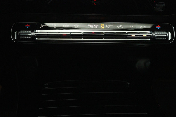 Mercedes-Benz CLA-Klasse Shooting Brake 200 Business Solution Luxury (PANORAMADAK, STOELVERWARMING, ELEKTR STOELEN, SFEER)