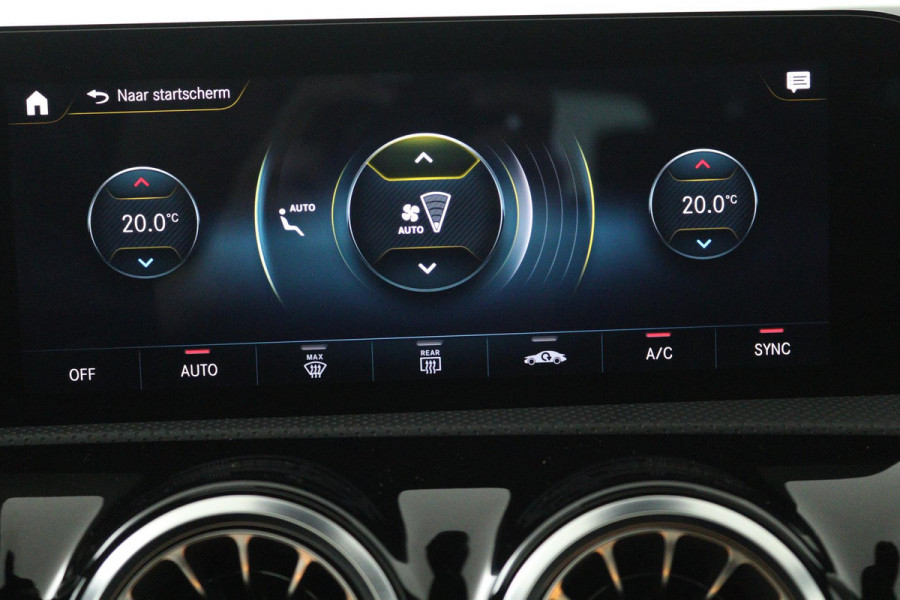 Mercedes-Benz CLA-Klasse Shooting Brake 200 Business Solution Luxury (PANORAMADAK, STOELVERWARMING, ELEKTR STOELEN, SFEER)