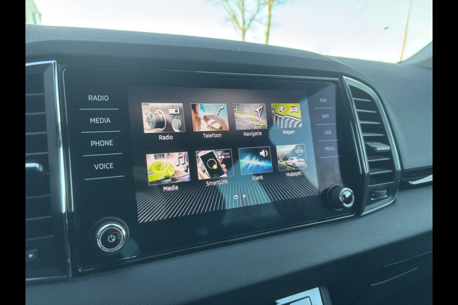 Škoda Karoq 1.5 TSI ACT Business | Stuurverwarming | Apple Carplay | Parkeer Sensoren | Cruise
