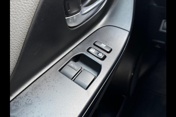 Toyota Yaris 1.5 VVT-i 111pk Active | Trekhaak, Rood parelmoer, Parkeercamera, Cruise control, Climate control