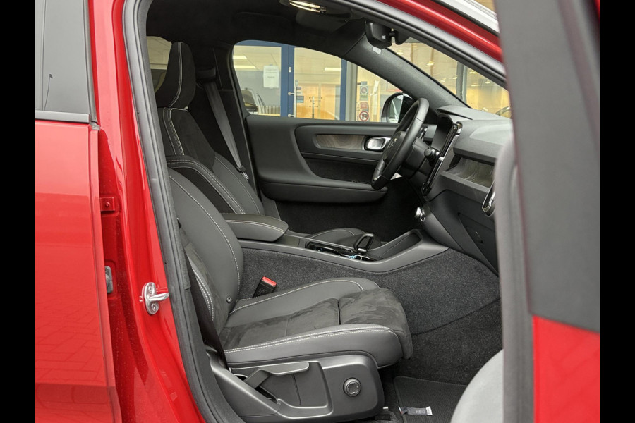 Volvo C40 Recharge Plus 69 kWh | Panoramadak | Adaptive cruise control | Stoel- & Stuurverwarming | Camera