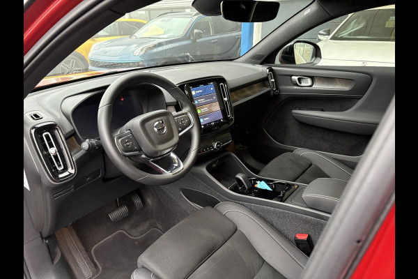 Volvo C40 Recharge Plus 69 kWh | Panoramadak | Adaptive cruise control | Stoel- & Stuurverwarming | Camera