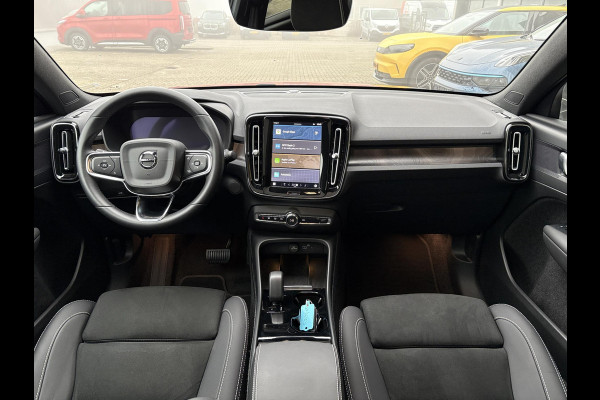 Volvo C40 Recharge Plus 69 kWh | Panoramadak | Adaptive cruise control | Stoel- & Stuurverwarming | Camera
