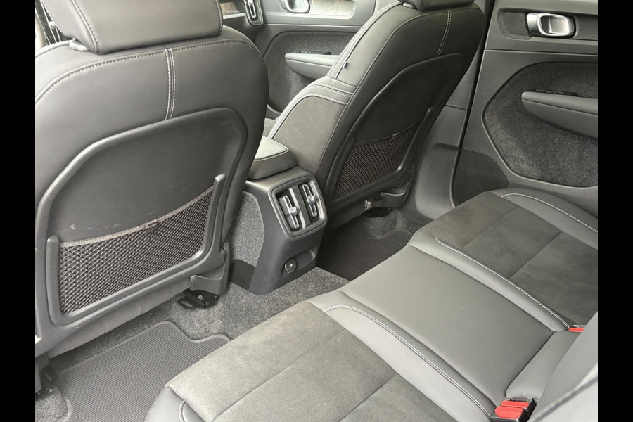 Volvo C40 Recharge Plus 69 kWh | Panoramadak | Adaptive cruise control | Stoel- & Stuurverwarming | Camera