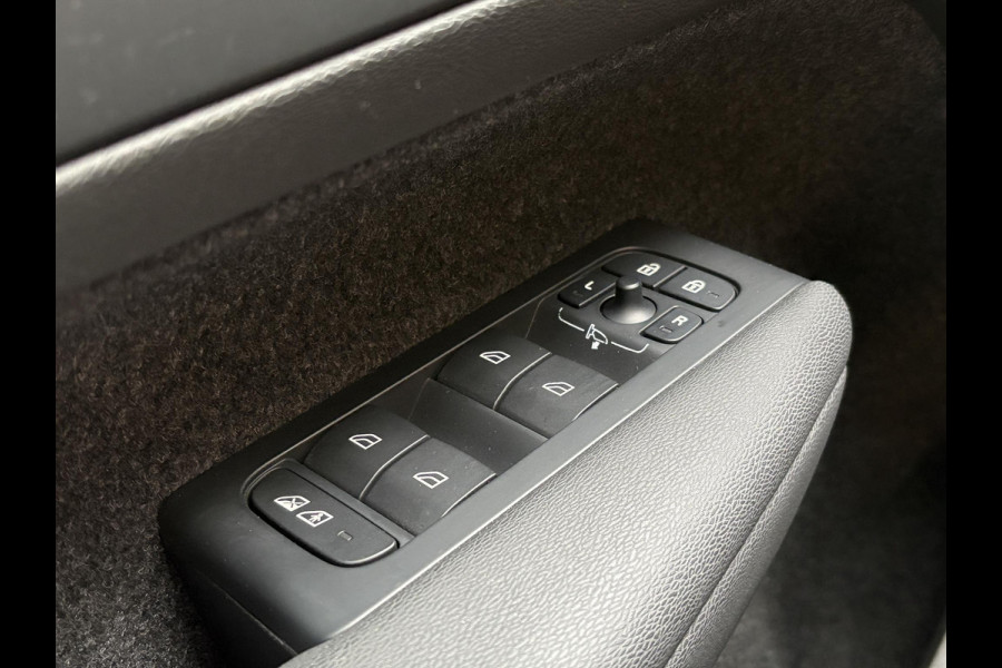 Volvo C40 Recharge Plus 69 kWh | Panoramadak | Adaptive cruise control | Stoel- & Stuurverwarming | Camera