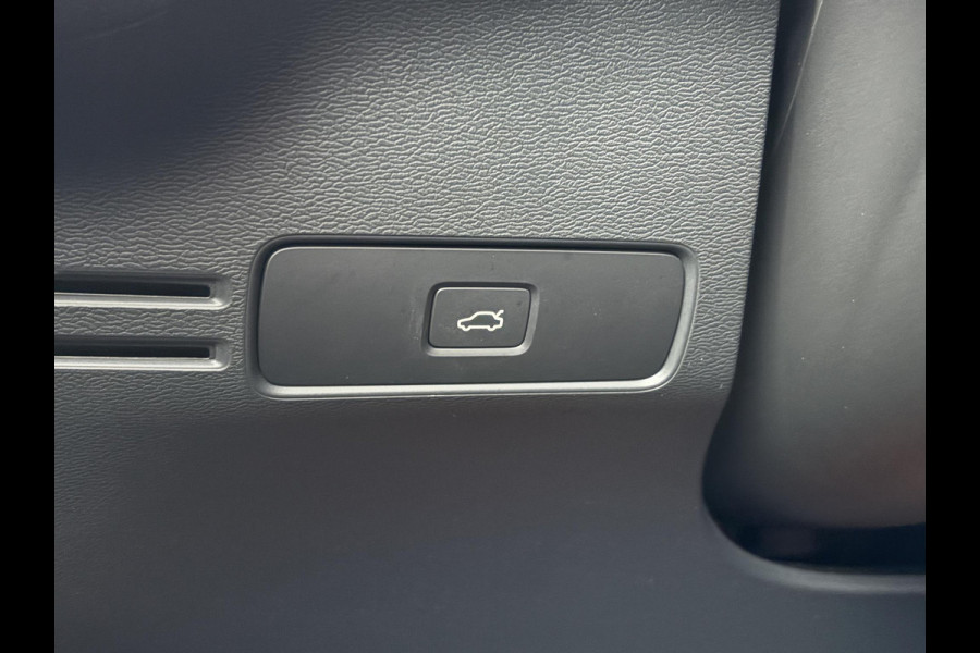 Volvo C40 Recharge Plus 69 kWh | Panoramadak | Adaptive cruise control | Stoel- & Stuurverwarming | Camera