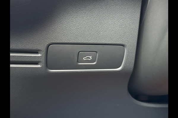 Volvo C40 Recharge Plus 69 kWh | Panoramadak | Adaptive cruise control | Stoel- & Stuurverwarming | Camera