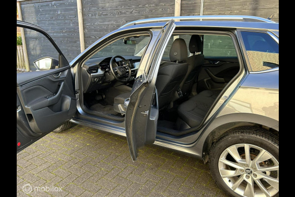 Škoda Kamiq 1.0 TSI Ambition DSG AUTOMAAT / FM nav / Carplay / 17" / Clima