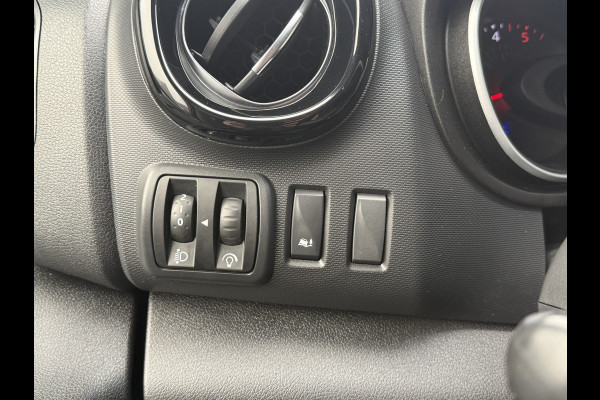 Renault Trafic 2.0 dCi 170PK Automaat T29 L2H1 DC 6-pers 2x schuifdeur Luxe | Trekhaak | Camera | LED | Navi